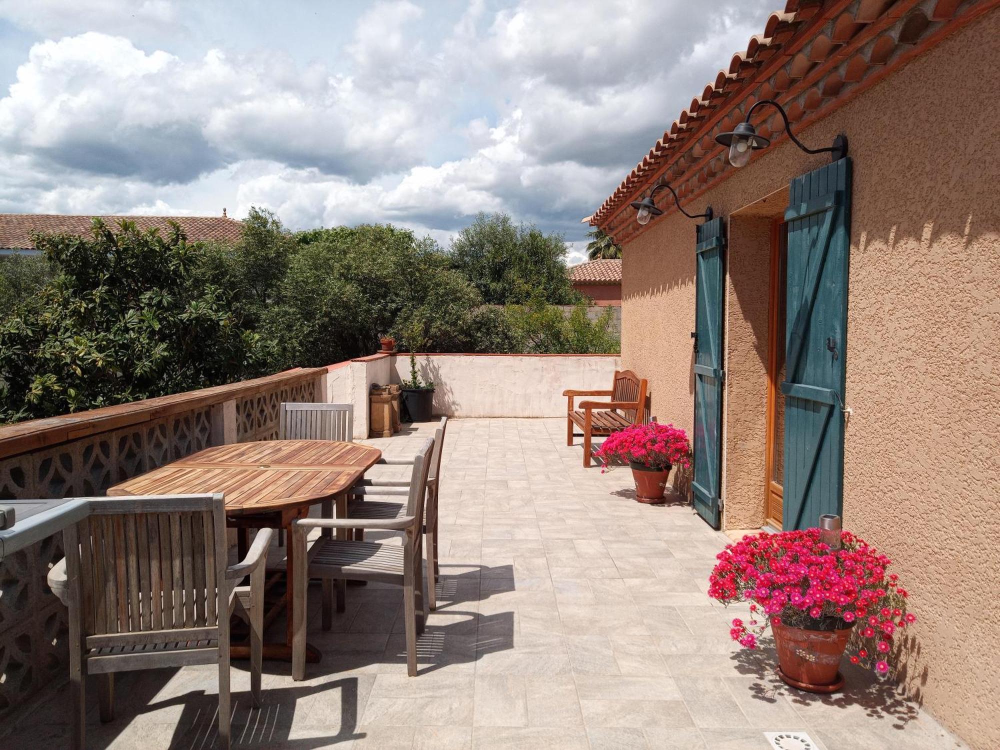 Olive View Villa Puissalicon Exterior photo
